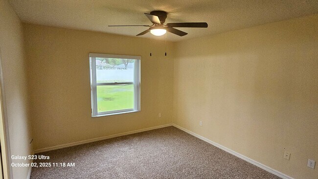 Building Photo - Spacious 4 Bedroom Home in Breakaway Trail...