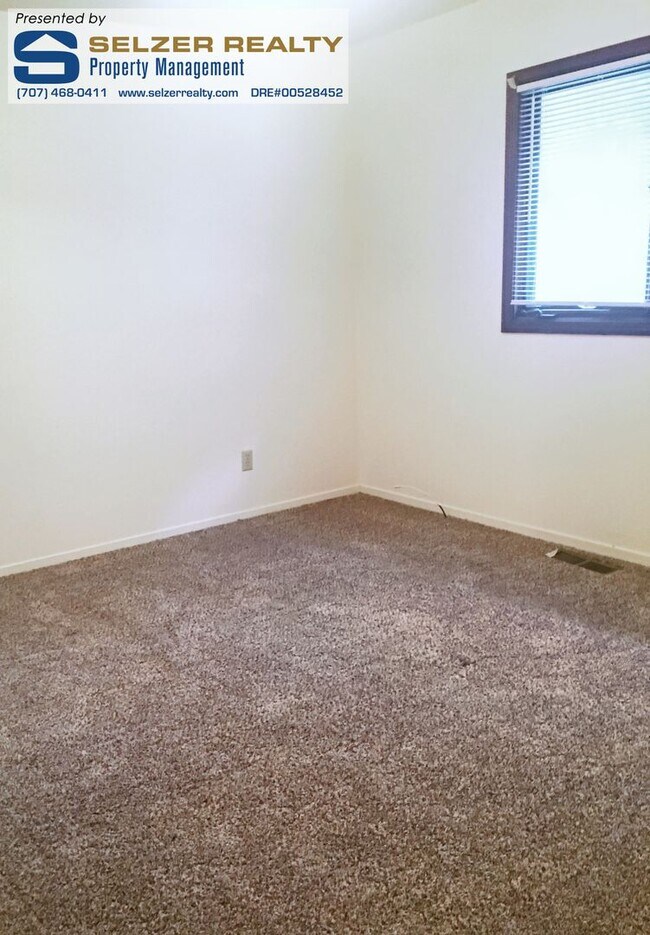 Building Photo - 1598 Padula Dr