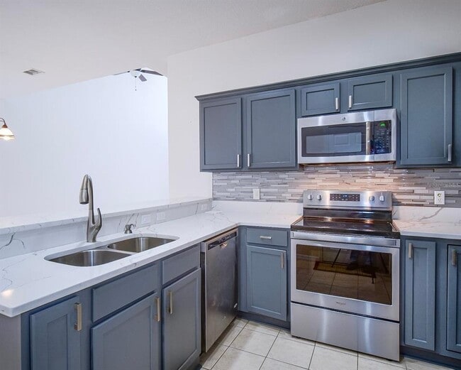 Building Photo - 10033 Moorshire Cir