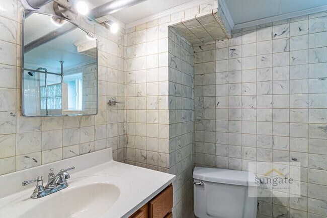Building Photo - 3218 Evergreen Ave