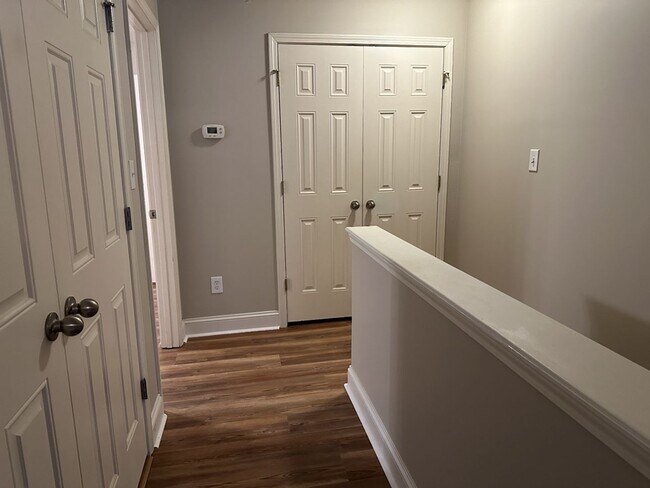 Building Photo - 273 Vining Way