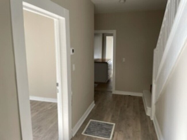 Building Photo - $500.00 OFF MOVE IN SPECIAL !!!Historic 3 ...