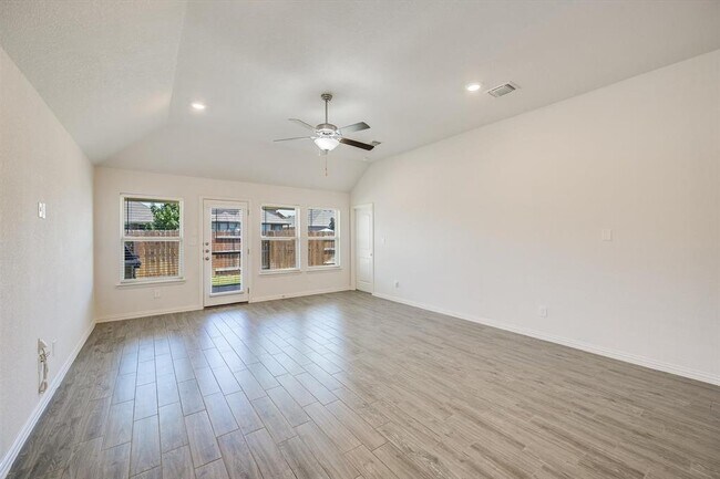 Building Photo - 3316 Amerigo Pl