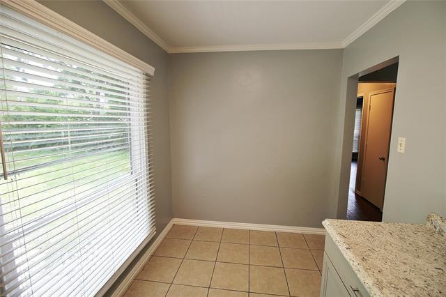 Building Photo - 1225 Lakeside Dr