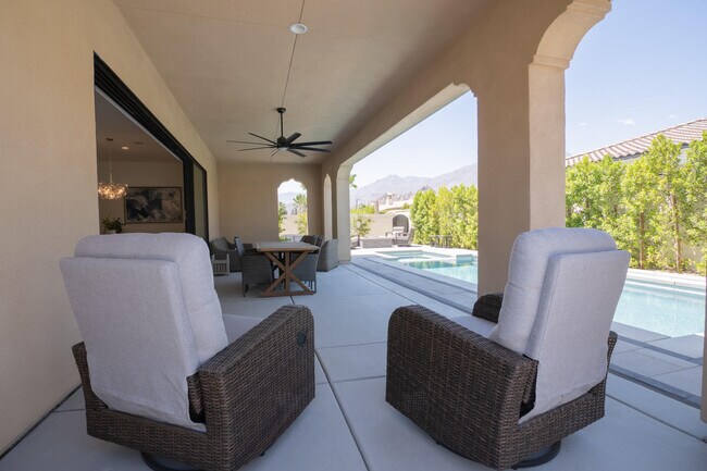 Building Photo - 57535 Cherrywood Pl