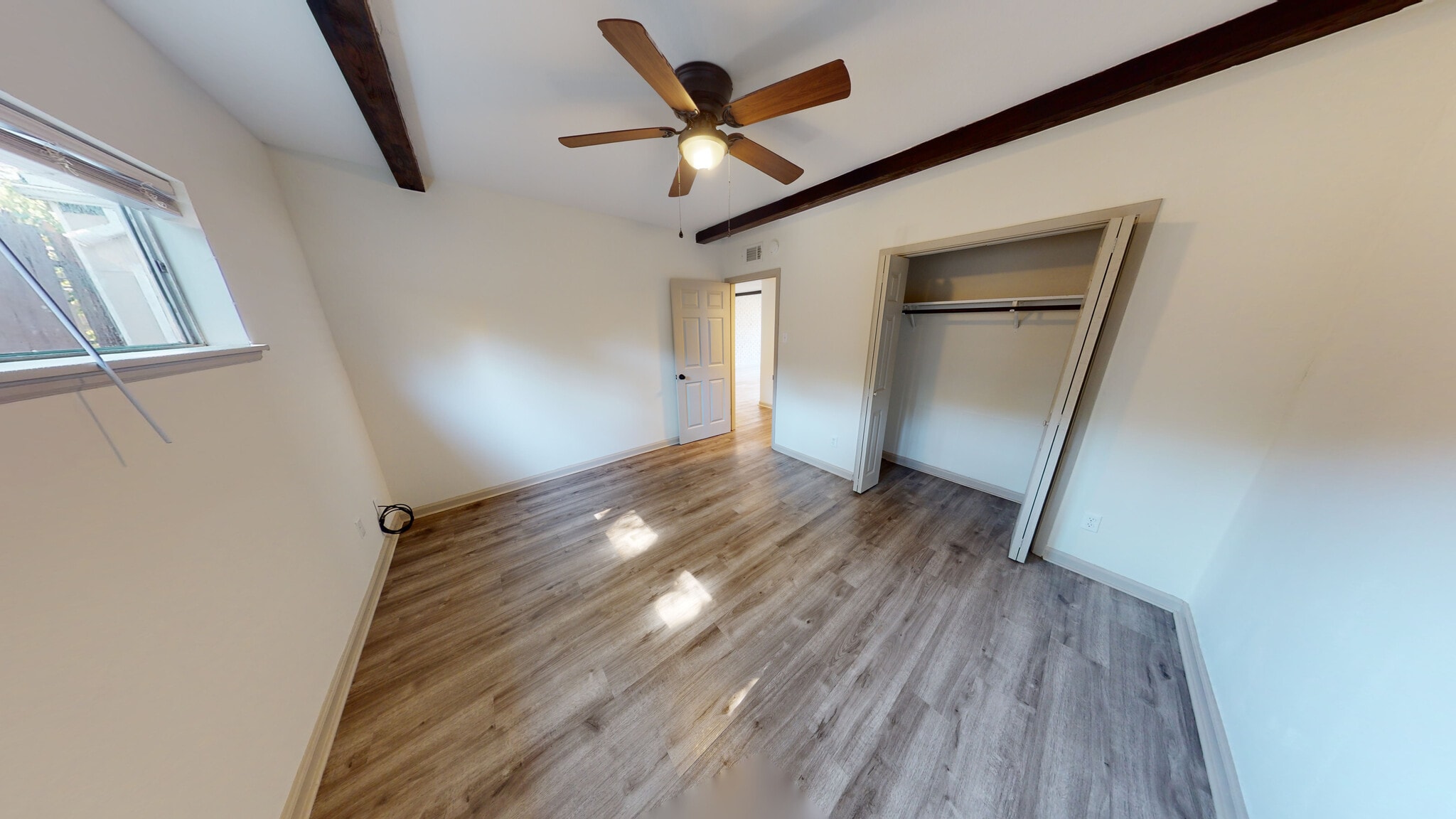2nd bedroom with large closet - 1208 Houston St