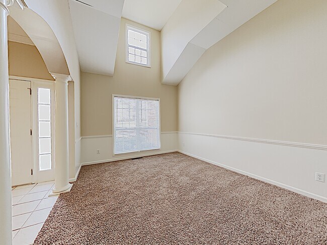 Building Photo - 1367 Fall River Drive