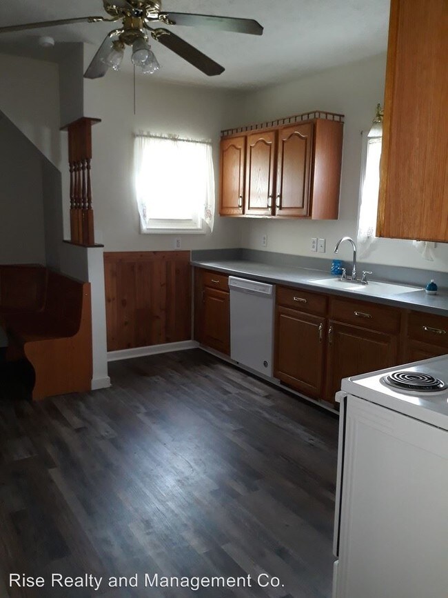 Building Photo - 3 br, 2 bath House - 1305 W Fair Avenue