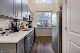 Building Photo - 19 S 44th St