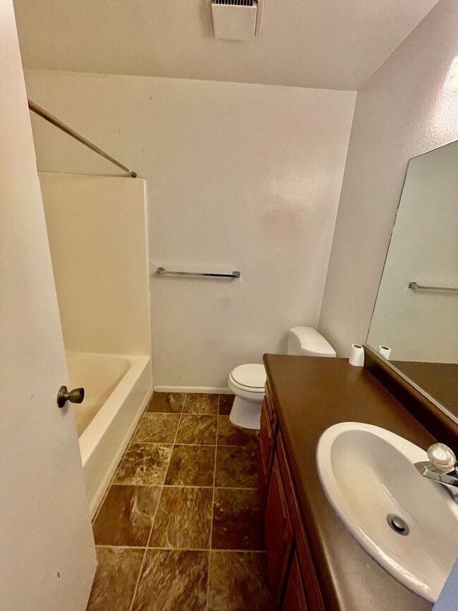 Building Photo - 3-BR Basement Duplex in Santa Clara