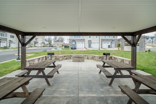 Building Photo - 1308 Palomino Trl