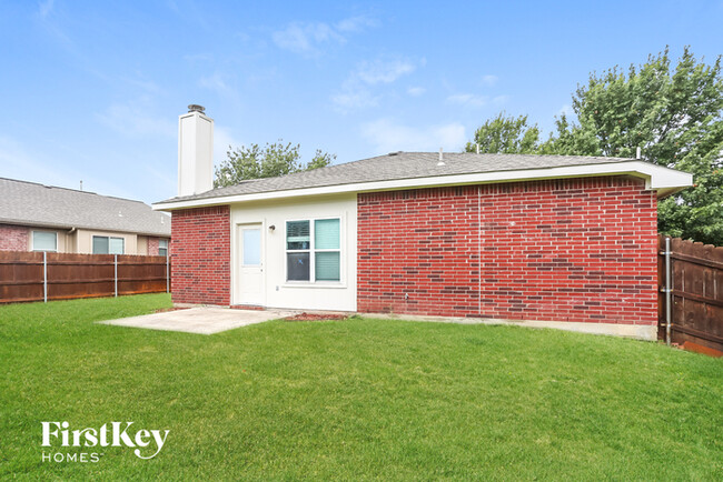 Building Photo - 1013 Swan Cir