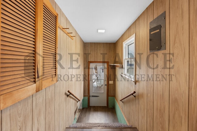 Building Photo - 118 S Sedgwick St
