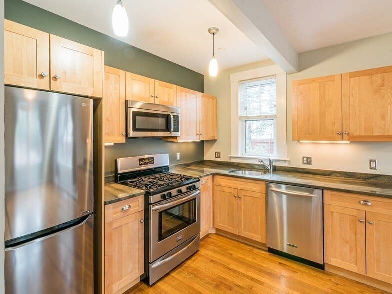 Building Photo - 432 Norfolk St