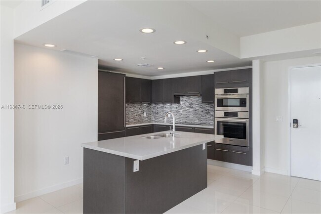 Building Photo - 7661 NW 107th Ave