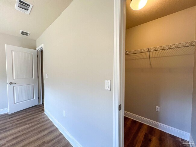 Building Photo - 5588 Inspiration Street