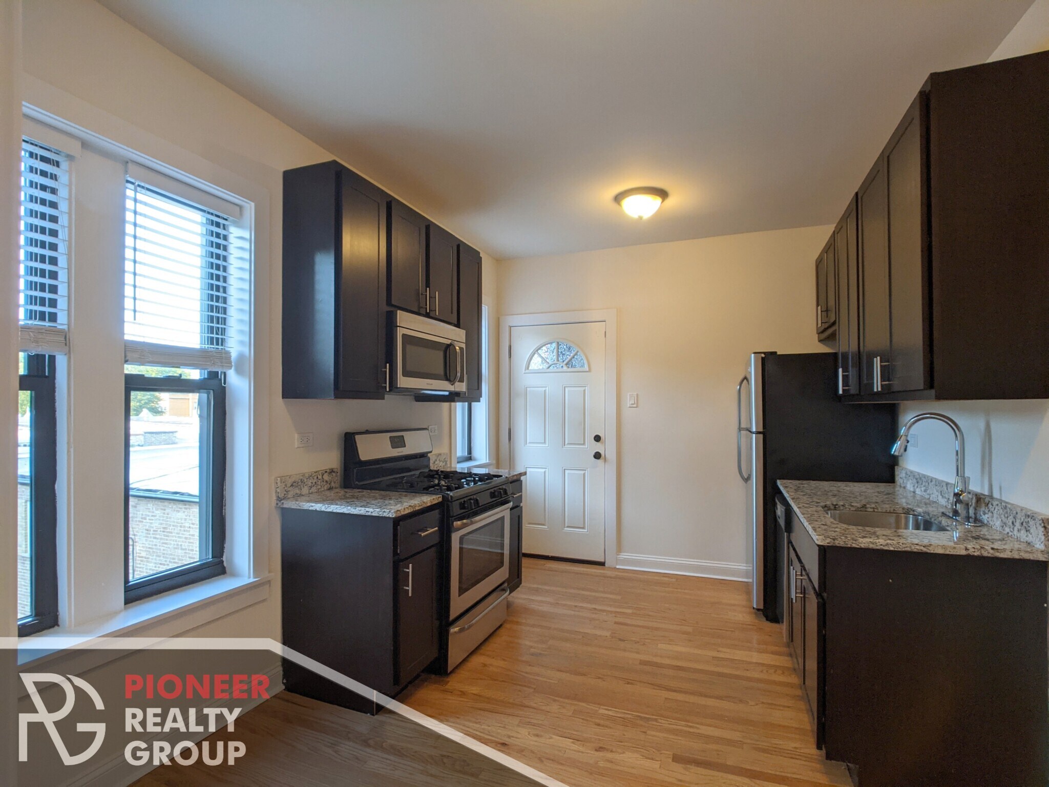 Building Photo - 4032 N Ashland Ave