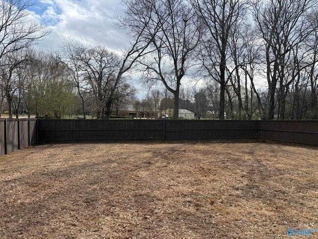 Building Photo - 227 Shubert Dr