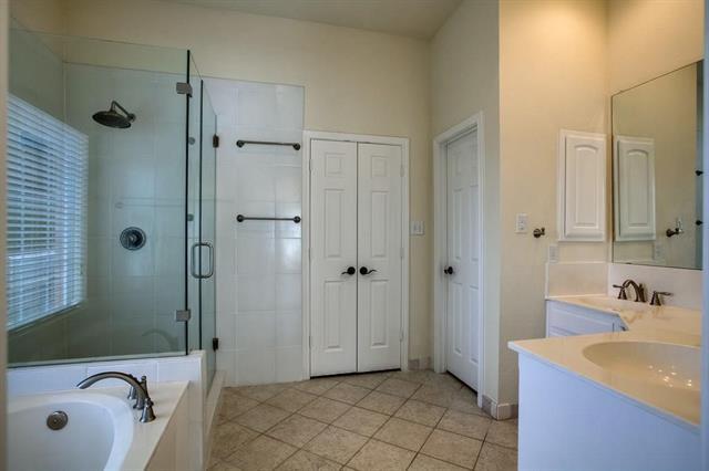 Building Photo - 314 Chisholm Trail