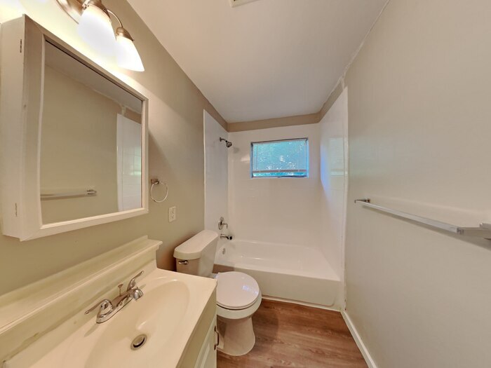 Building Photo - 2123 Raspberry Ln