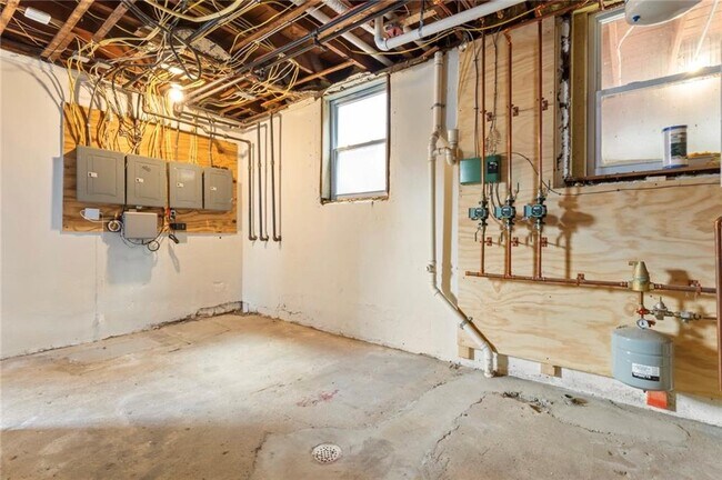 Building Photo - 1251 Mendon Rd