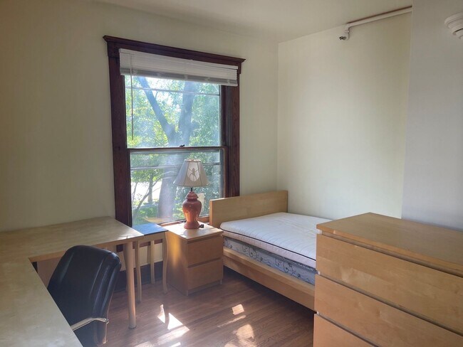 Building Photo - 508 W Elm St