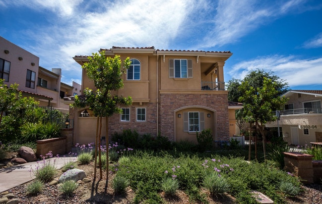 Building Photo - 5310 Colodny Dr