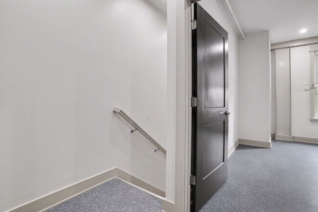 Building Photo - 1105 Logan St