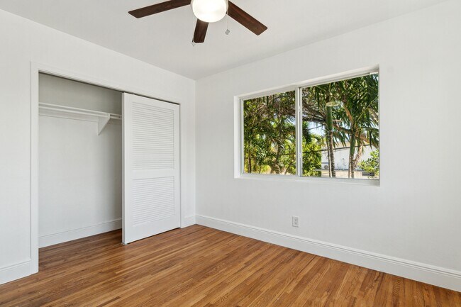 Building Photo - 820 83rd St