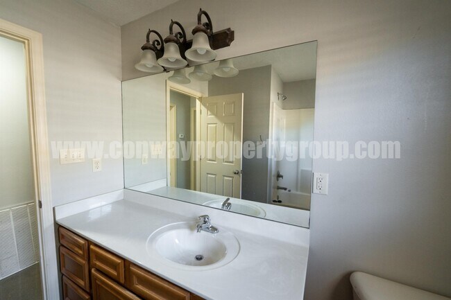Building Photo - 1125 Wineberry Rd