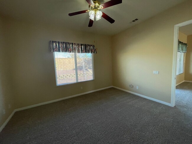 Building Photo - Apple Valley-Del Web Home, 2 Bedrooms,2 Ba...