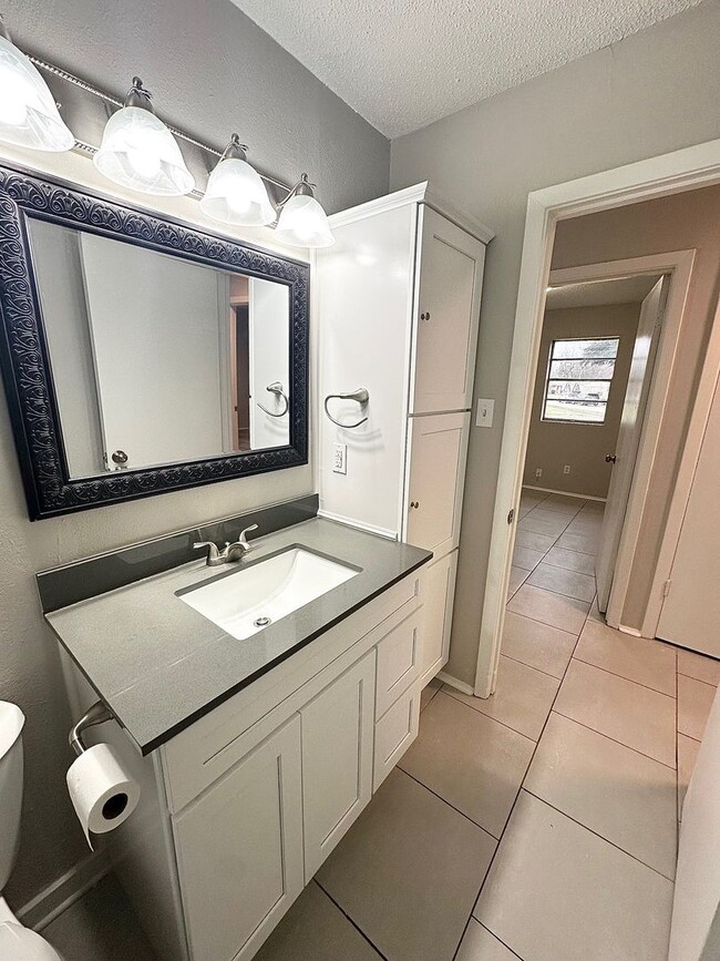 Building Photo - 3012 Gaines St