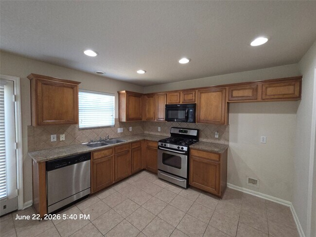 Building Photo - 17711 Barton Point Ln