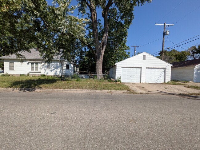 Building Photo - 500 NE Wilson Ave