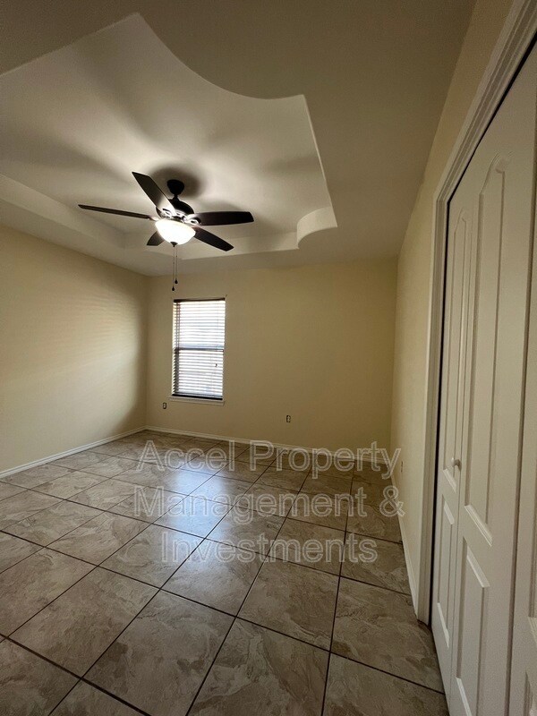 Building Photo - 4516 E Quail St