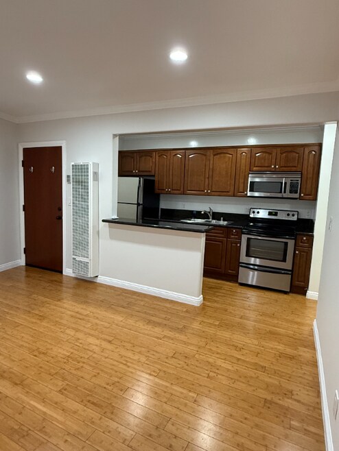 Building Photo - 4415 Inglewood Blvd