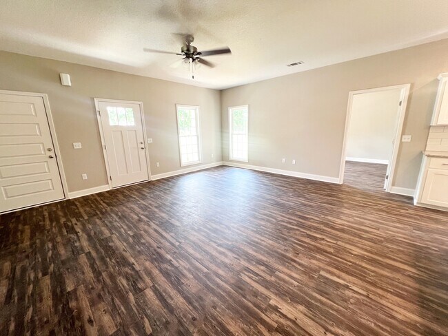 Building Photo - 107 Orchard Way