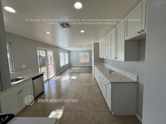 Building Photo - 1566 Maryclair Dr