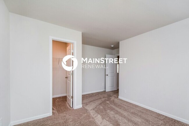 Building Photo - 4 Bedroom Pet-Friendly Home in Zebulon, NC with Main Street Renewal