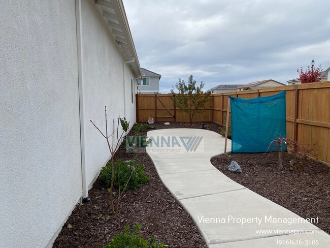 Building Photo - 9184 Osterville Dr