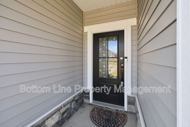 Building Photo - 2230 Bethpage Dr