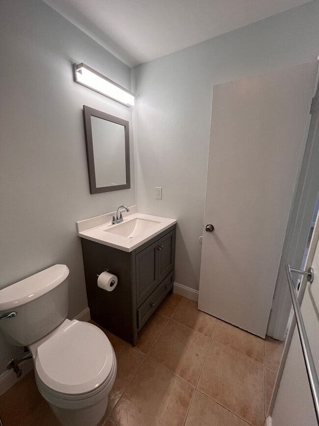 Building Photo - Elevate 520-522