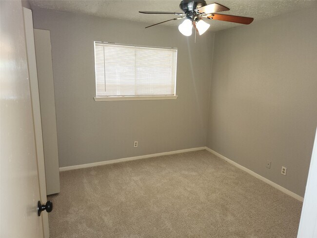 Building Photo - 22127 Elsinore Dr