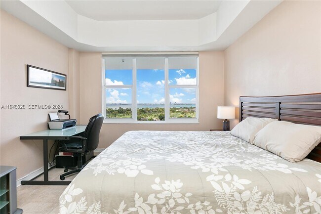 Building Photo - 5600 Collins Ave