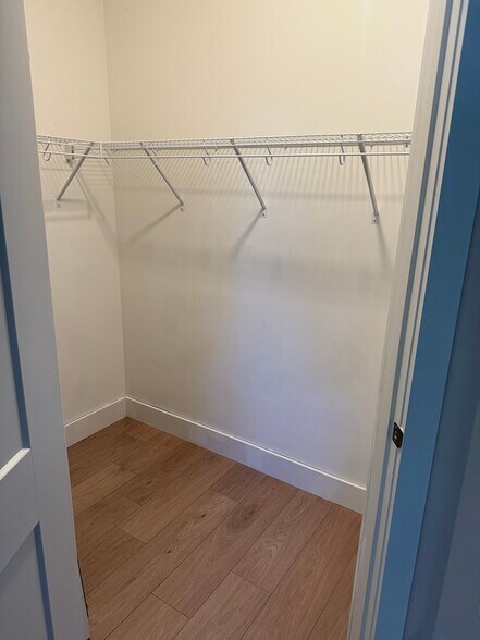 Building Photo - 501 E 37th St