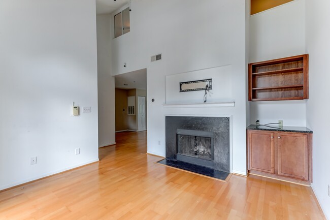 Building Photo - 501 Olmsted Park Pl