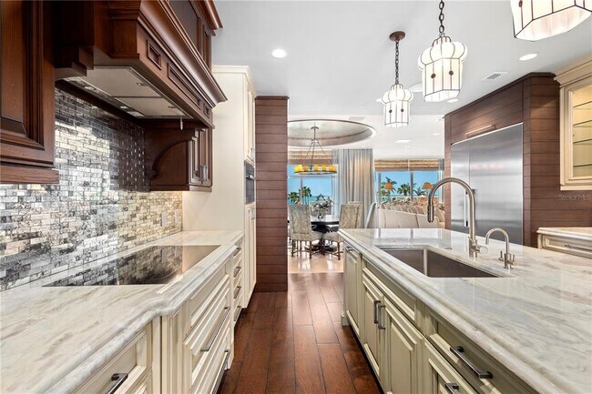 Building Photo - 2251 Gulf of Mexico Dr
