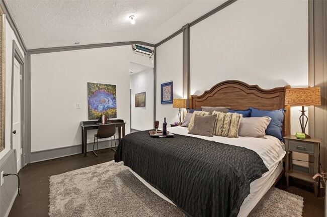 Building Photo - 100 W Hamilton St