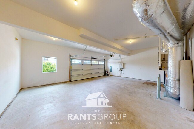 Building Photo - Beautiful 3 bedroom, 2.5 bath, 2-story home in Steilacoom Ridge