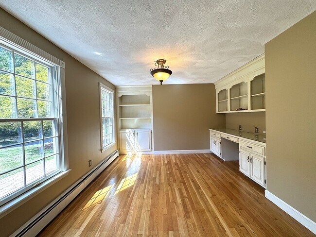 Building Photo - 61 Carlton Ln
